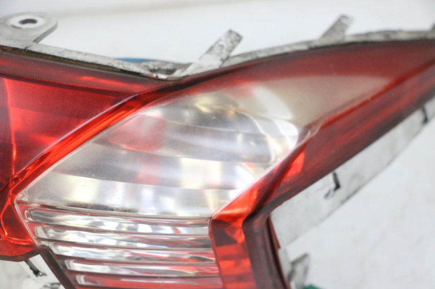 photo de Luz traseira KYMCO DINK STREET 125 (2009 - 2014) - Inspeção visual