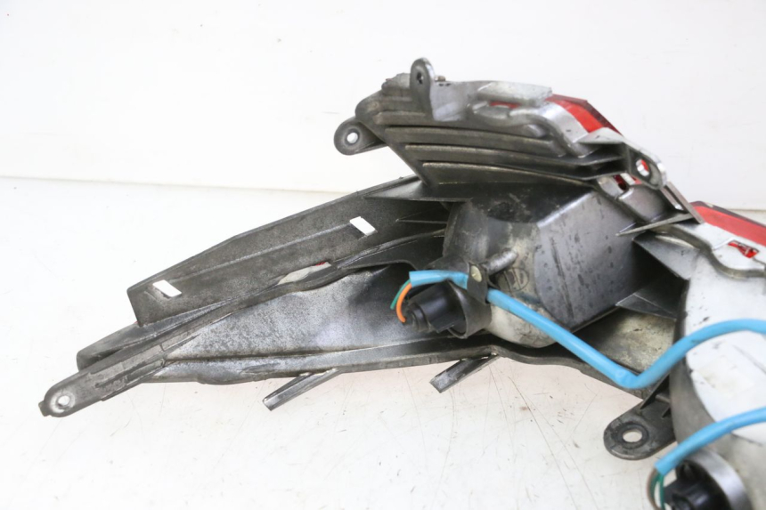 photo de Luz traseira KYMCO DINK STREET 125 (2009 - 2014) - Pontos de fixação