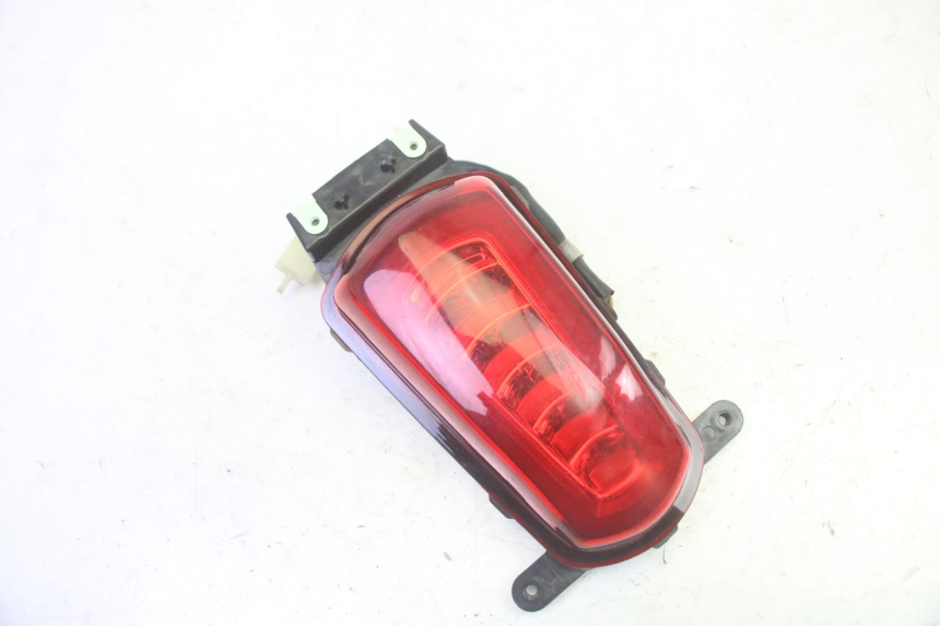photo de Luz traseira PEUGEOT DJANGO 4T 50 (2014 - 2019) - Zoom do estado de desgaste