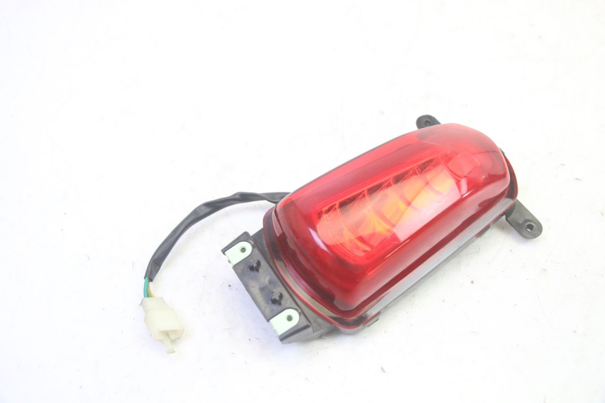 photo de Luz traseira PEUGEOT DJANGO 4T 50 (2014 - 2019) - Outro ângulo de visão