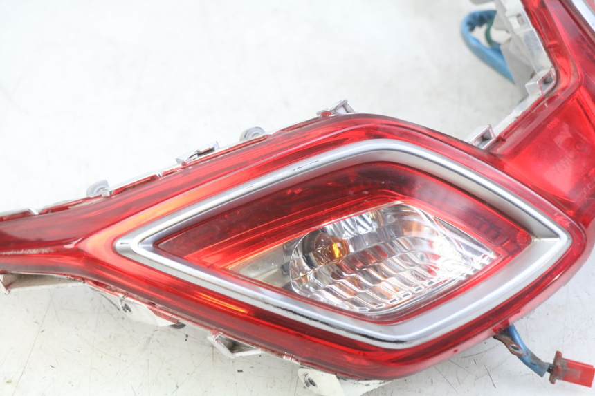 photo de Luz traseira KYMCO DOWNTOWN ABS 125 (2015 - 2017) - Zoom do estado de desgaste