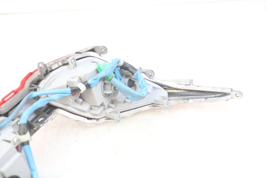 photo de Luz traseira KYMCO DOWNTOWN ABS 125 (2015 - 2017) - Pontos de fixação