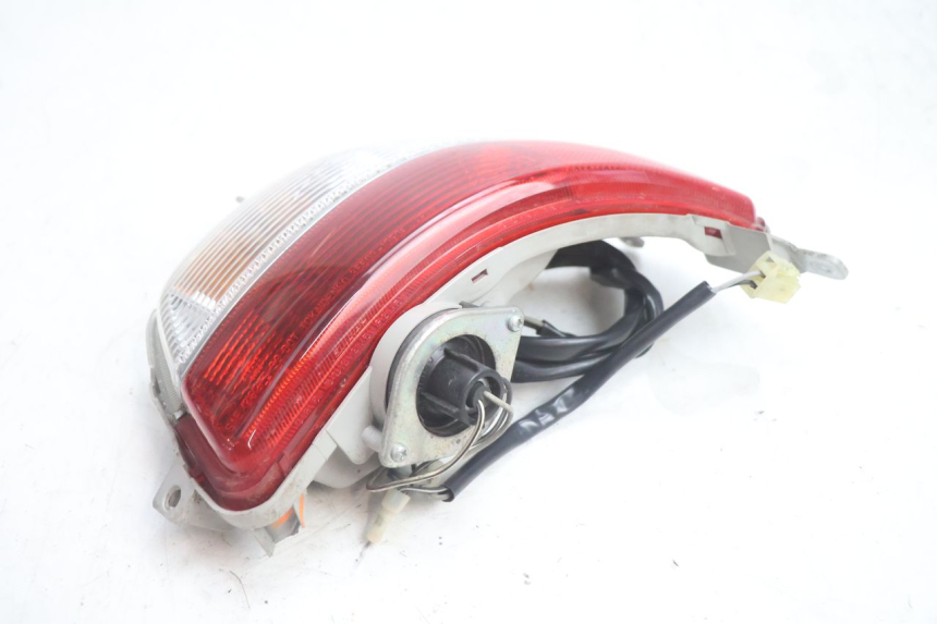 photo de LUZ TRASEIRA DIREITA SUZUKI BURGMAN EXECUTIVE ABS 650 (2006 - 2012) - Outro ângulo de visão
