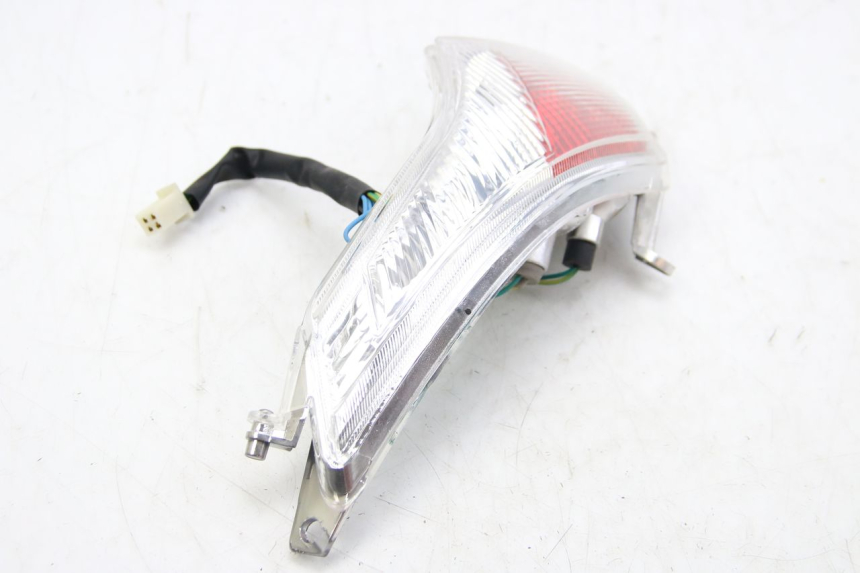 photo de FAROL TRASEIRO DIREITO PEUGEOT E-VIVACITY 1 (2012 - 2018) - Zoom do estado de desgaste