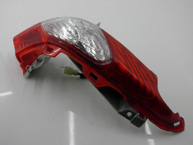 photo de FAROL TRASEIRO DIREITO HONDA FES S-WING SWING 125 (2007 - 2015) - Vista principal