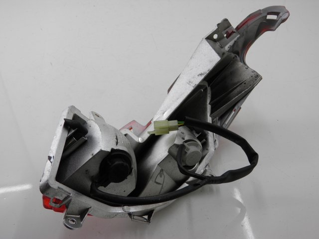 photo de FAROL TRASEIRO DIREITO HONDA FES S-WING SWING 125 (2007 - 2015) - Vista geral
