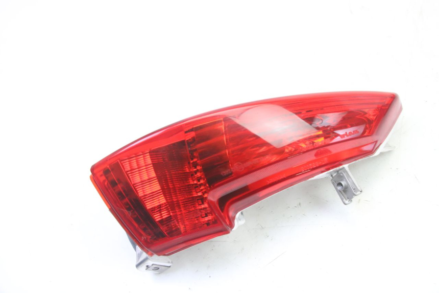 photo de FAROL TRASEIRO DIREITO PIAGGIO MP3 HPE 310 (2024 - 2025) - Detalhe da peça