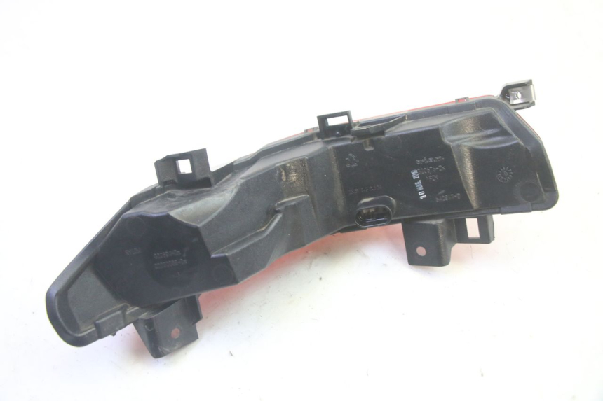 photo de FAROL TRASEIRO DIREITO PIAGGIO MP3 HPE 350 (2018 - 2020) - Vista geral
