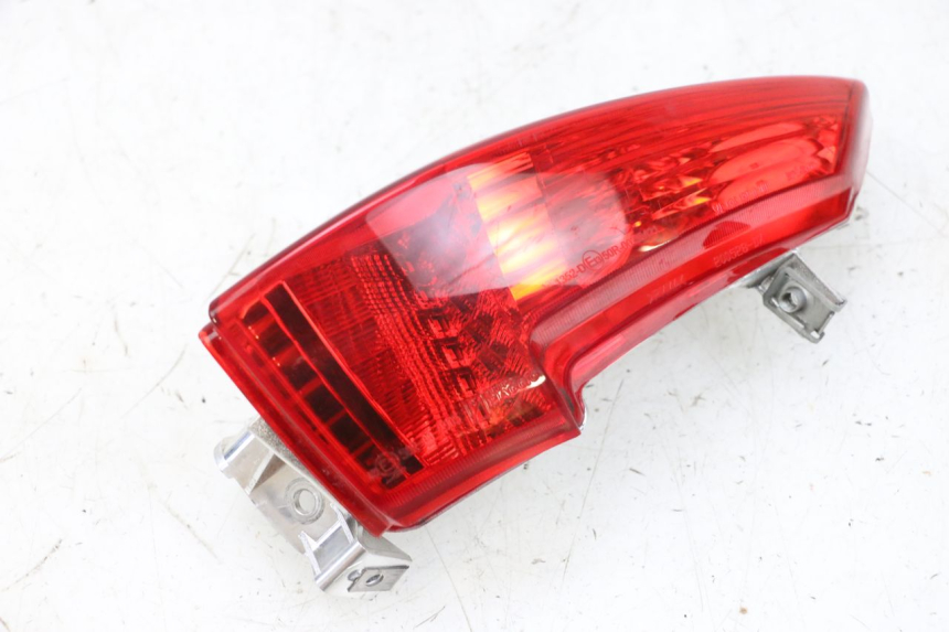 photo de Luz traseira direita PIAGGIO MP3 HPE 300 (2019 - 2026) - Vista principal