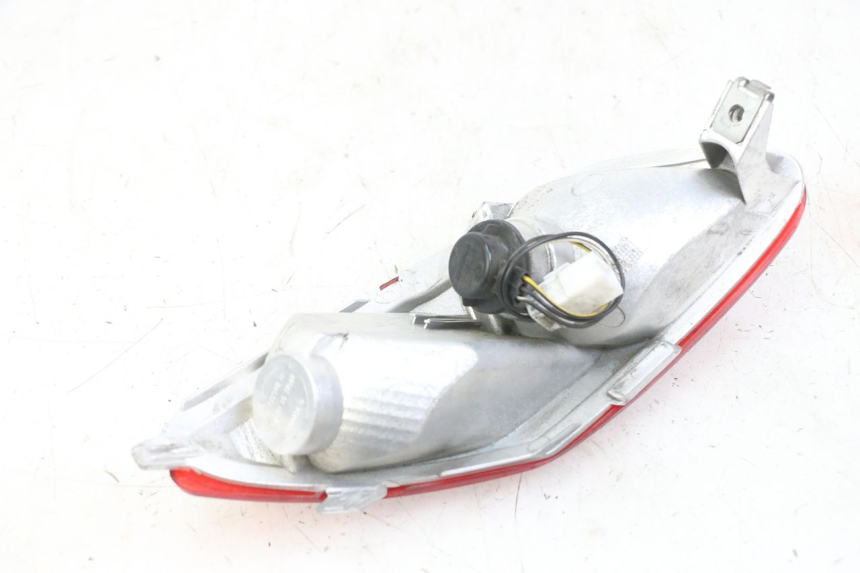 photo de FAROL TRASEIRO DIREITO PIAGGIO MP3 LT 300 (2010 - 2016) - Detalhe da peça
