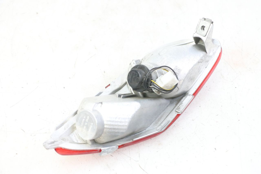 photo de FAROL TRASEIRO DIREITO PIAGGIO MP3 LT 300 (2010 - 2016) - Ampliação técnica