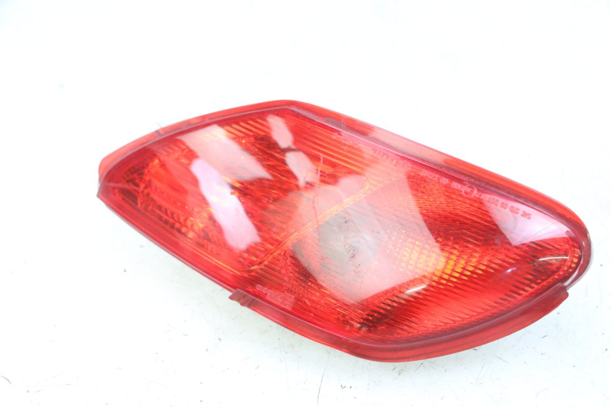 photo de FAROL TRASEIRO DIREITO PIAGGIO MP3 LT 300 (2010 - 2016) - Vista geral