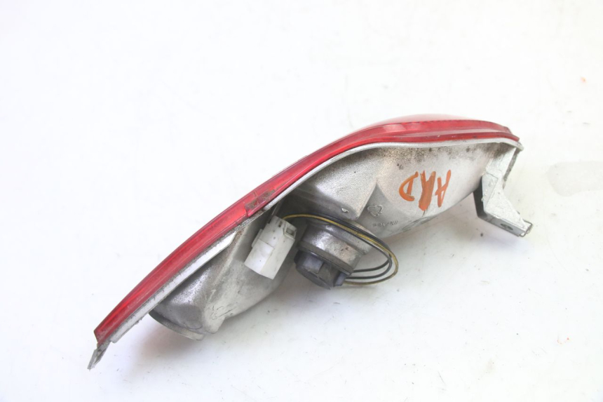 photo de FAROL TRASEIRO DIREITO PIAGGIO MP3 LT 300 (2010 - 2016) - Vista geral