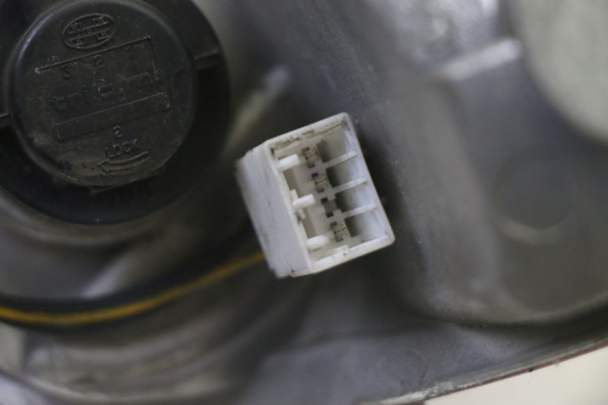 photo de FAROL TRASEIRO DIREITO PIAGGIO MP3 LT 300 (2010 - 2016) - Peça verificada