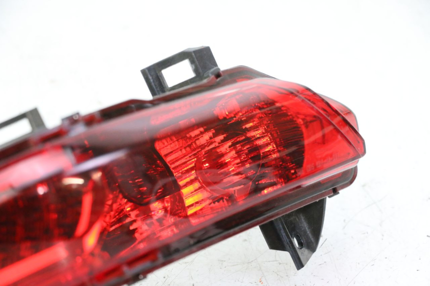 photo de FAROL TRASEIRO DIREITO PIAGGIO MP3 500 (2014 - 2017) - Ampliação dos componentes