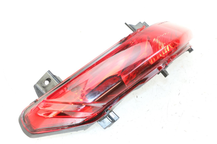 photo de FAROL TRASEIRO DIREITO PIAGGIO MP3 500 (2014 - 2017) - Zoom do estado de desgaste