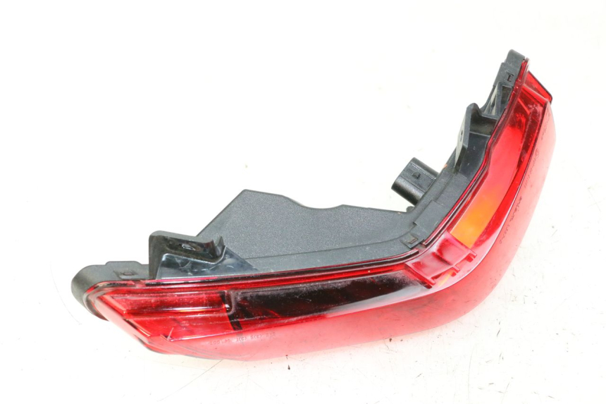 photo de FAROL TRASEIRO DIREITO PIAGGIO MP3 500 (2014 - 2017) - Outro ângulo de visão