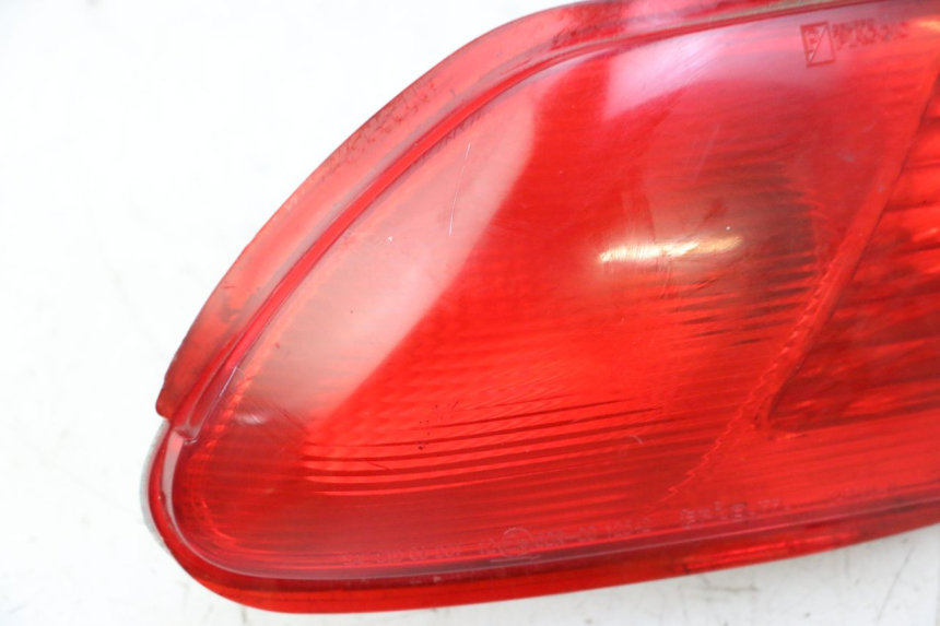 photo de FAROL TRASEIRO DIREITO PIAGGIO MP3 500 (2011 - 2015) - Vista do produto
