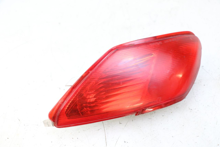 photo de FAROL TRASEIRO DIREITO PIAGGIO MP3 500 (2011 - 2015) - Estado da superfície