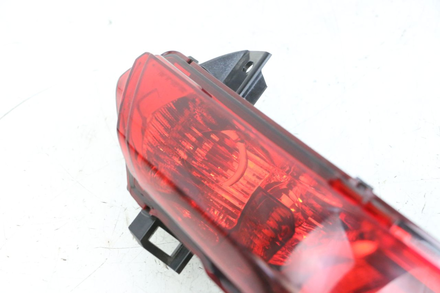 photo de FAROL TRASEIRO DIREITO PIAGGIO MP3 500 (2016 - 2018) - Detalhe da peça