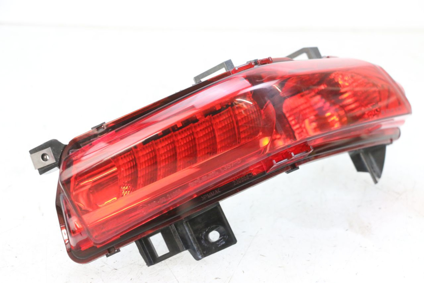 photo de FAROL TRASEIRO DIREITO PIAGGIO MP3 500 (2016 - 2018) - Detalhes característicos