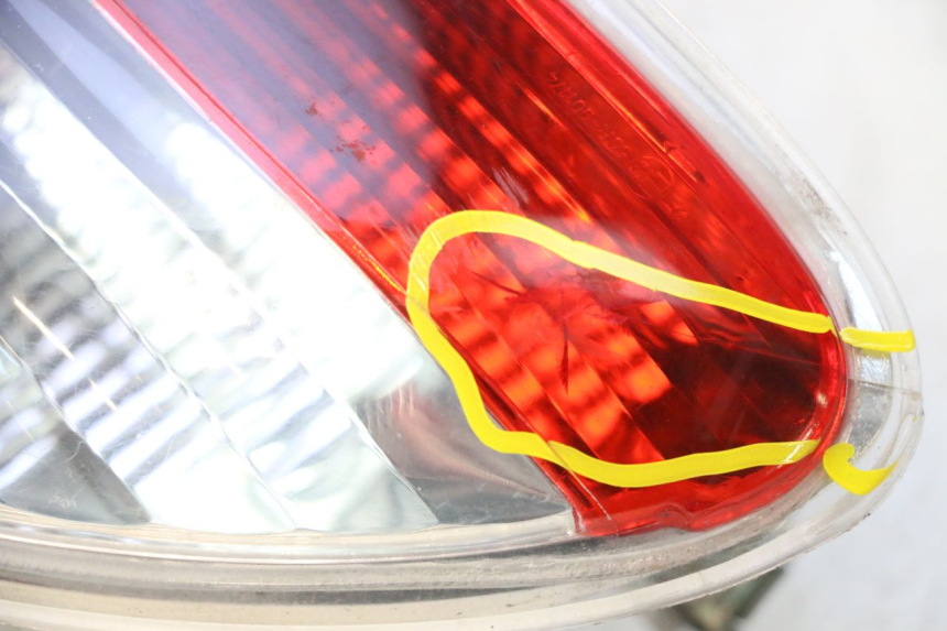 photo de FAROL TRASEIRO DIREITO PIAGGIO MP3 125 (2006 - 2014) - Vista do produto