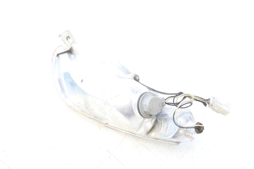 photo de FAROL TRASEIRO DIREITO PIAGGIO MP3 125 (2006 - 2014) - Zoom do estado de desgaste