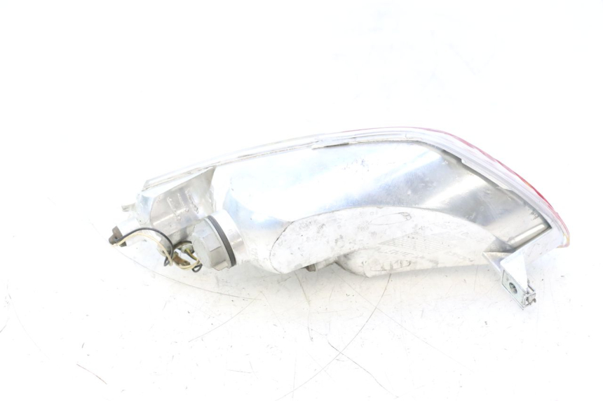 photo de FAROL TRASEIRO DIREITO PIAGGIO MP3 125 (2006 - 2014) - Ampliação técnica