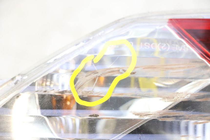 photo de FAROL TRASEIRO DIREITO PIAGGIO MP3 125 (2006 - 2014) - Peça verificada