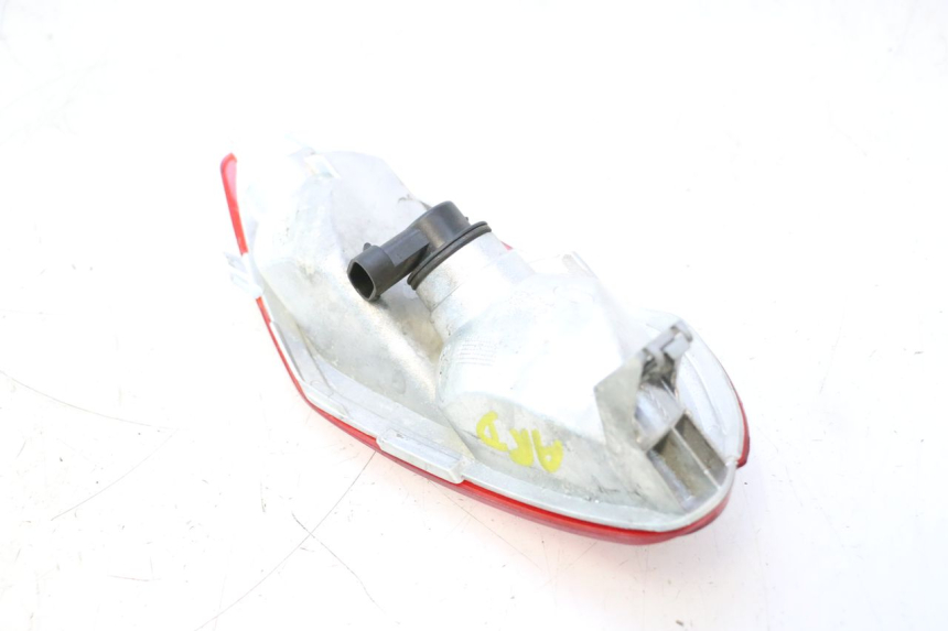 photo de FAROL TRASEIRO DIREITO PIAGGIO MP3 500 (2011 - 2015) - Ampliação técnica