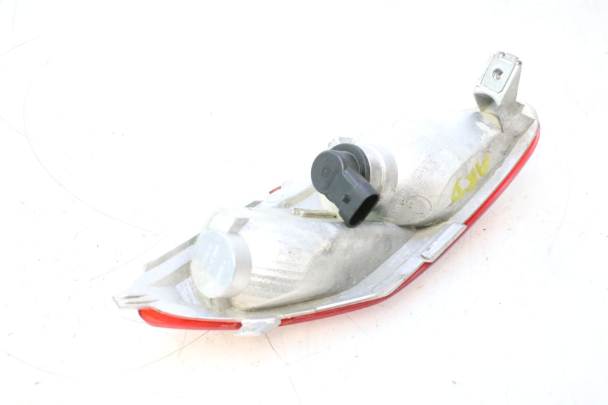 photo de FAROL TRASEIRO DIREITO PIAGGIO MP3 500 (2011 - 2015) - Vista geral