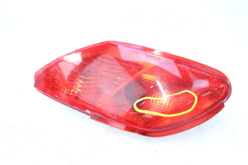 photo de FAROL TRASEIRO DIREITO PIAGGIO MP3 500 (2011 - 2015) - Peça verificada