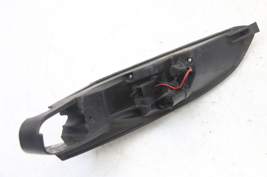 photo de FAROL TRASEIRO DIREITO PEUGEOT SATELIS 125 (2013 - 2018) - Pontos de fixação