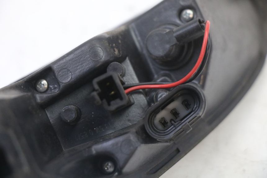 photo de FAROL TRASEIRO DIREITO PEUGEOT SATELIS 125 (2013 - 2018) - Peça verificada