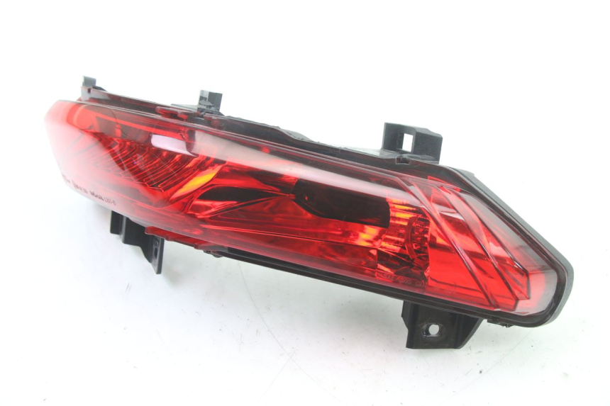 photo de FAROL TRASEIRO DIREITO PIAGGIO MP3 500 (2014 - 2017) - Detalhe da peça