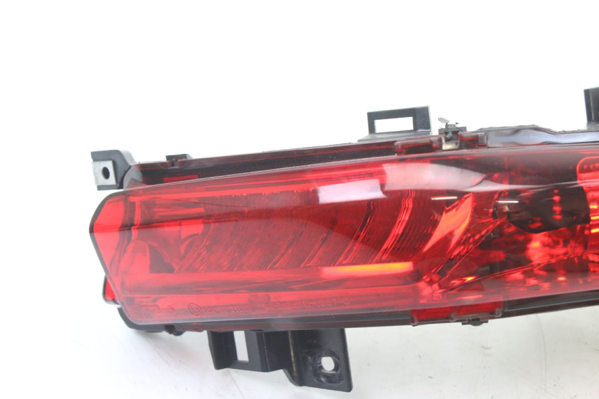photo de FAROL TRASEIRO DIREITO PIAGGIO MP3 500 (2014 - 2017) - Zoom do estado de desgaste