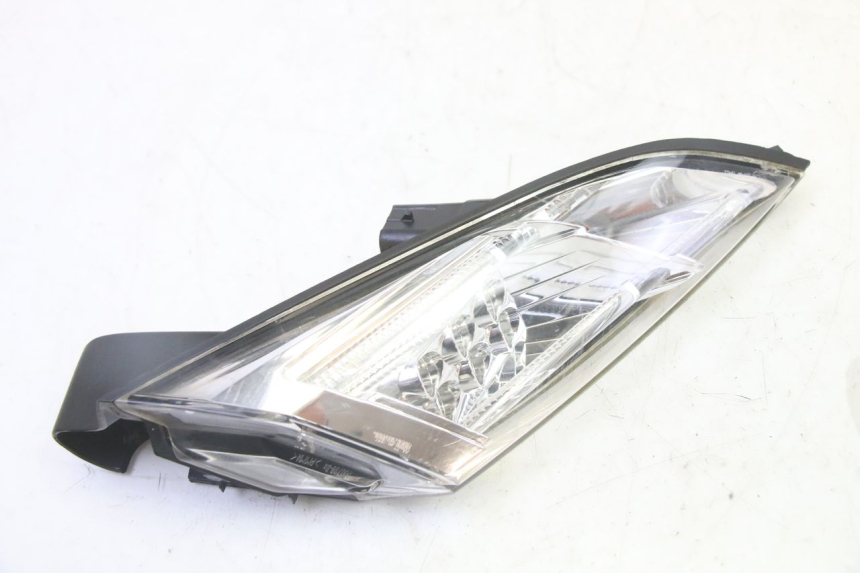 photo de FAROL TRASEIRO DIREITO PEUGEOT SATELIS 125 (2013 - 2018) - Outro ângulo de visão