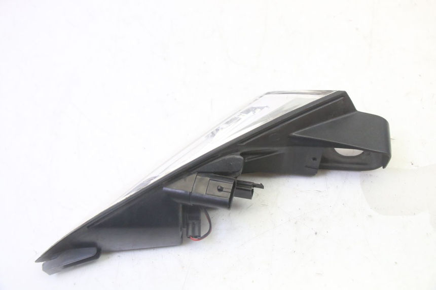 photo de FAROL TRASEIRO DIREITO PEUGEOT SATELIS 125 (2013 - 2018) - Ampliação técnica