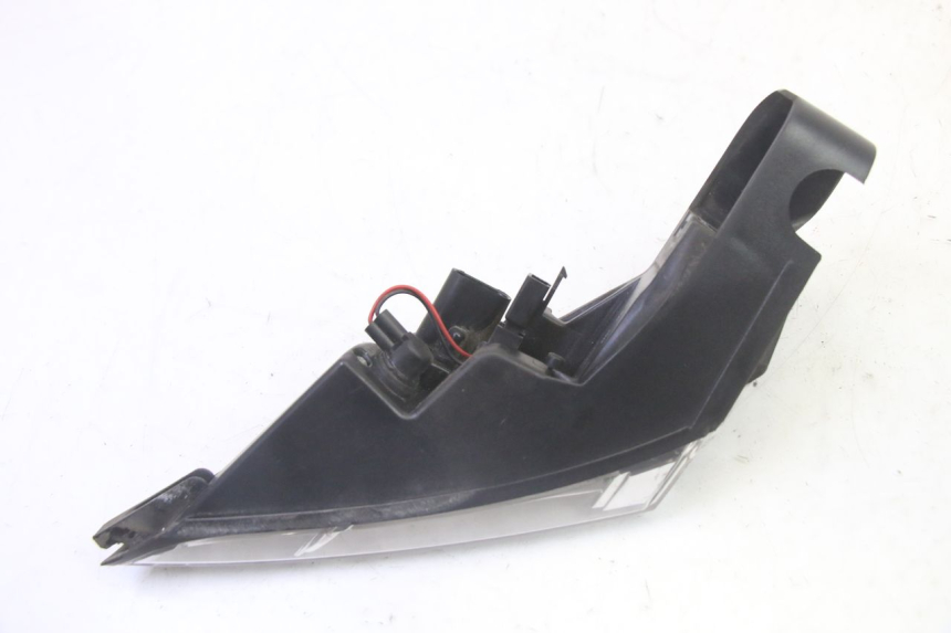 photo de FAROL TRASEIRO DIREITO PEUGEOT SATELIS 125 (2010 - 2012) - Pontos de fixação