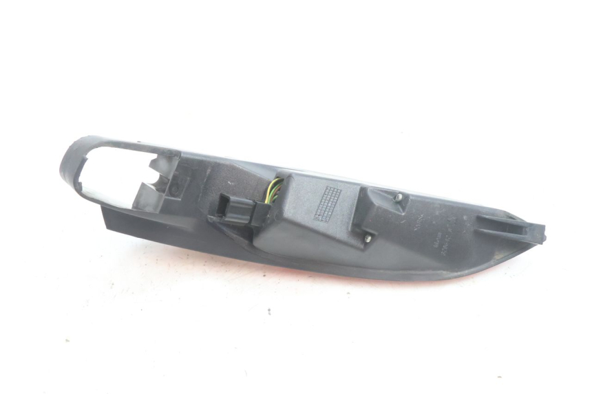 photo de FAROL TRASEIRO DIREITO PEUGEOT SATELIS 125 (2006 - 2009) - Outro ângulo de visão
