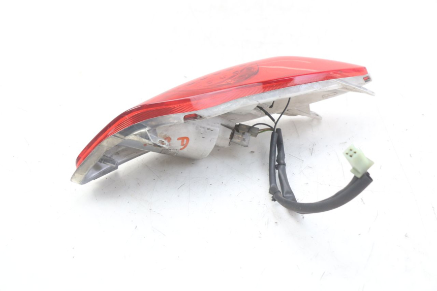 photo de FAROL TRASEIRO DIREITO MBK SKYCRUISER 125 (2006 - 2009) - Outro ângulo de visão