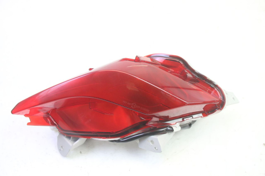 photo de FAROL TRASEIRO DIREITO YAMAHA TRICITY 300 (2020 - 2024) - Detalhe da peça