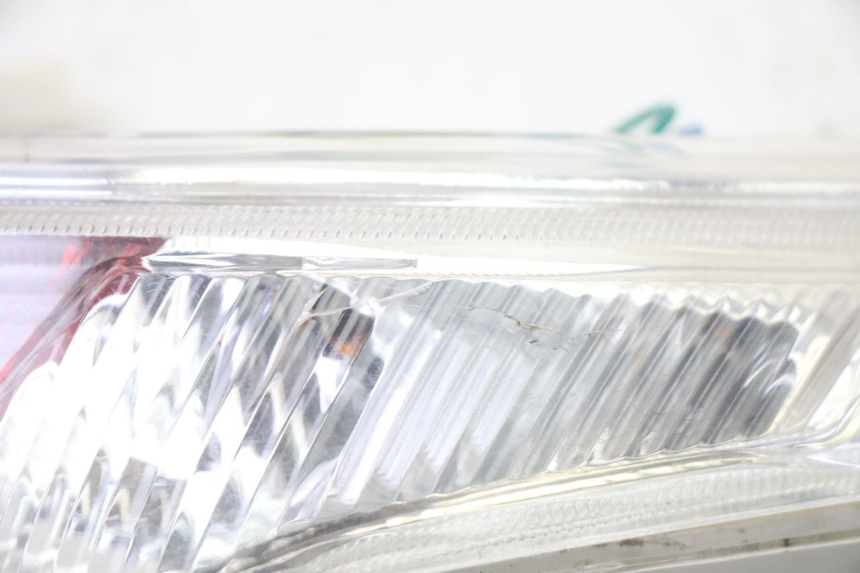 photo de FAROL TRASEIRO DIREITO PEUGEOT VIVACITY NEW 2T 50 (2008 - 2017) - Outro ângulo de visão