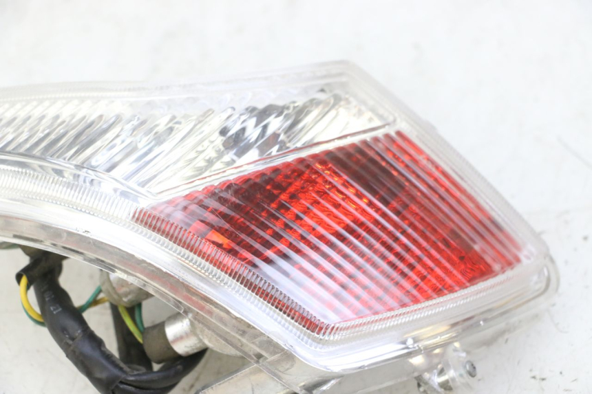 photo de FAROL TRASEIRO DIREITO PEUGEOT VIVACITY NEW 4T 50 (2008 - 2017) - Peça verificada