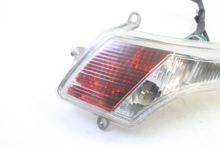 photo de FAROL TRASEIRO DIREITO PEUGEOT VIVACITY NEW 4T 50 (2008 - 2017) - Zoom do estado de desgaste