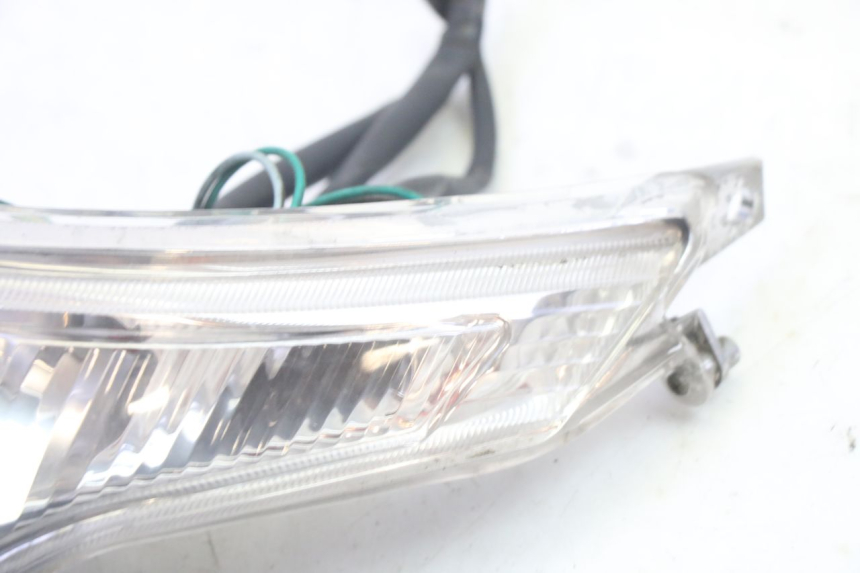photo de FAROL TRASEIRO DIREITO PEUGEOT VIVACITY NEW 4T 50 (2008 - 2017) - Ampliação técnica
