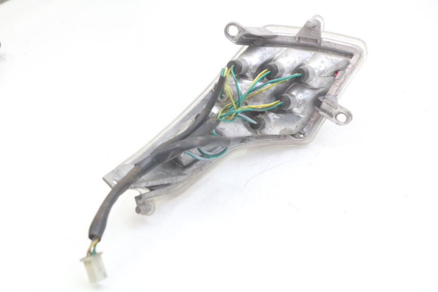 photo de FAROL TRASEIRO DIREITO PEUGEOT VIVACITY 125 (2010 - 2017) - Detalhe da peça