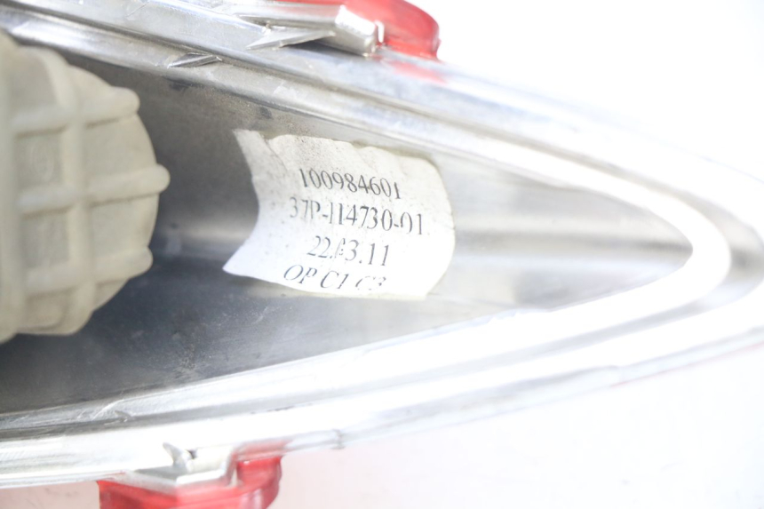 photo de FAROL TRASEIRO DIREITO YAMAHA X-MAX XMAX 125 (2010 - 2013) - Outro ângulo de visão