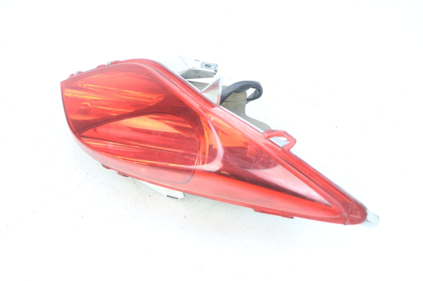 photo de FAROL TRASEIRO DIREITO YAMAHA X-MAX XMAX 125 (2010 - 2013) - Pontos de fixação
