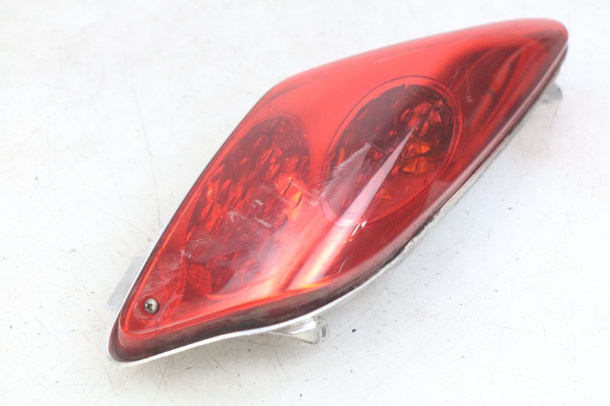 photo de FAROL TRASEIRO DIREITO YAMAHA XMAX X-MAX 125 (2006 - 2009) - Vista principal